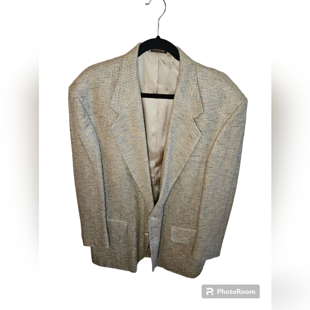 Men's Bacharach blazer fully lined made in the USA.